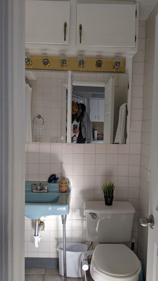 2101 Broadway Ave #1 - Photo 4 of 11