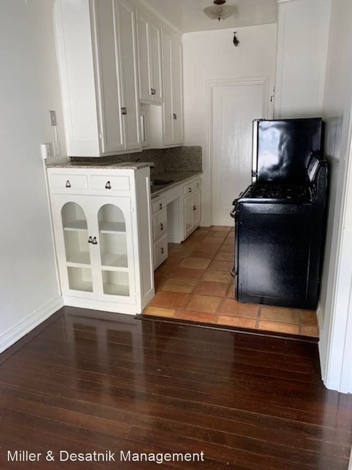 124 S.CAMDEN DR - Photo 2 of 11