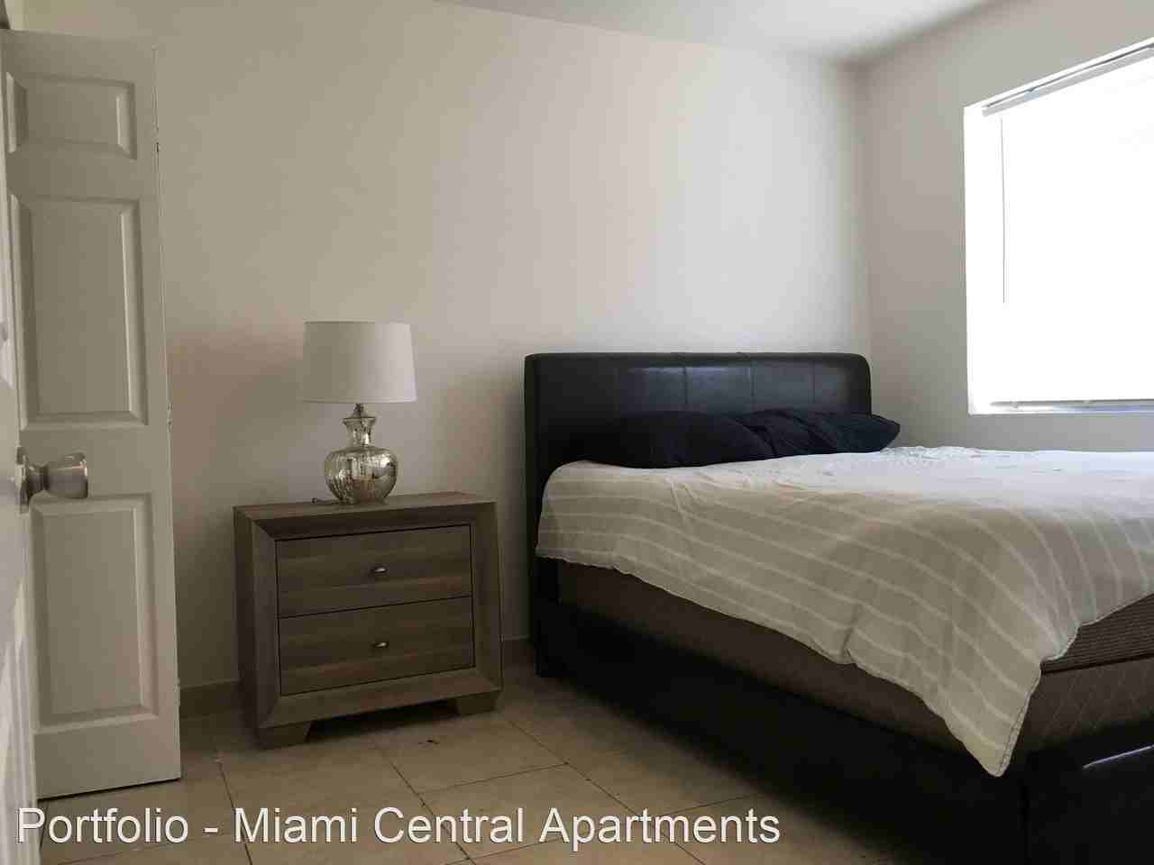 560 NW 7th Street - Photo 2 of 19