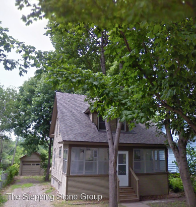 253 Queen Ave N - Photo 2 of 11