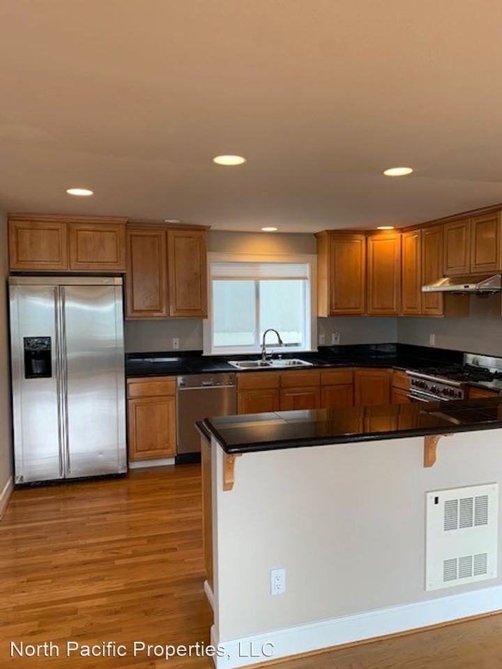 813 2nd Ave N #A - Photo 2 of 20