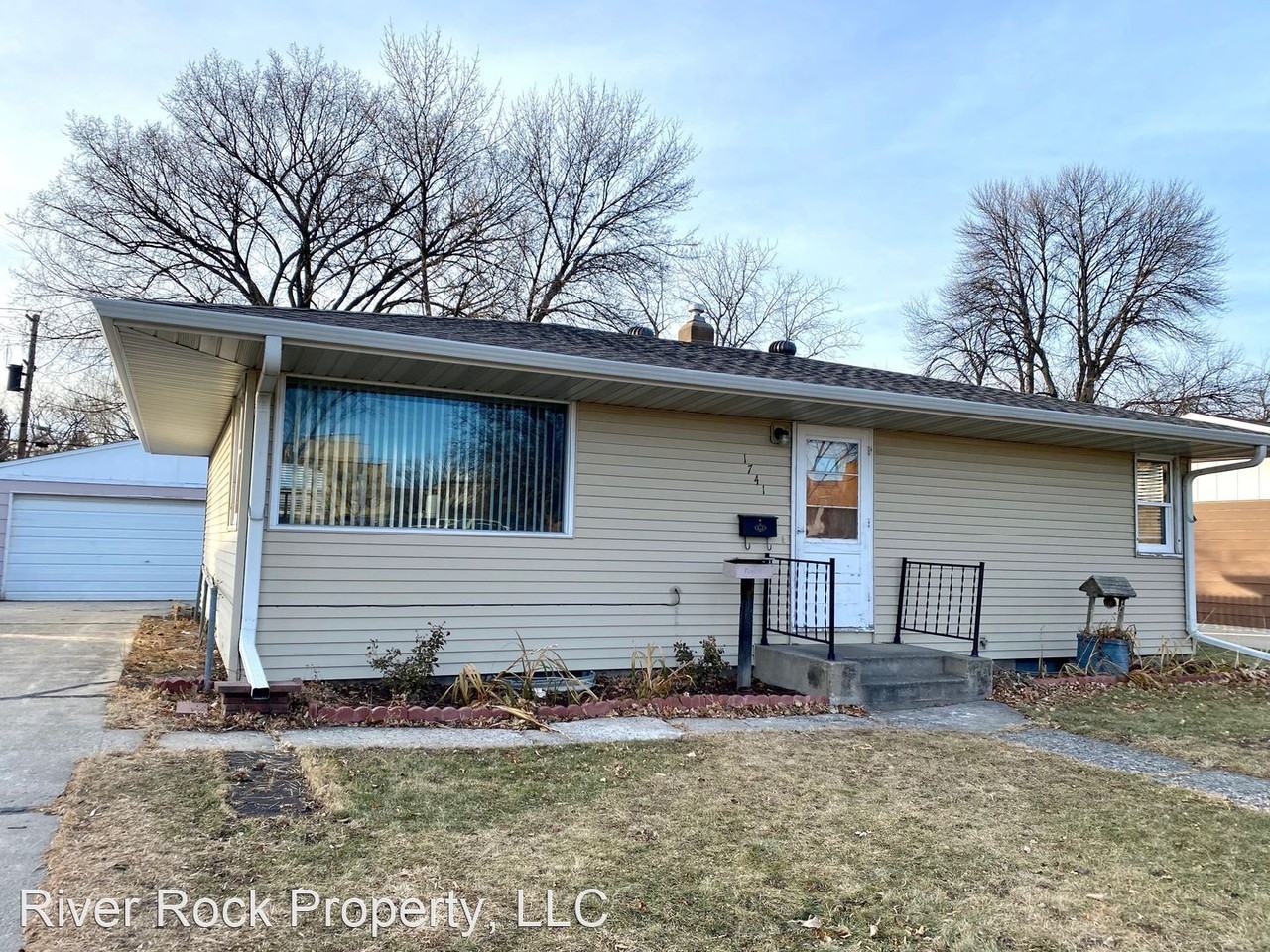 1741 13 1/2 St S - Photo 2 of 29