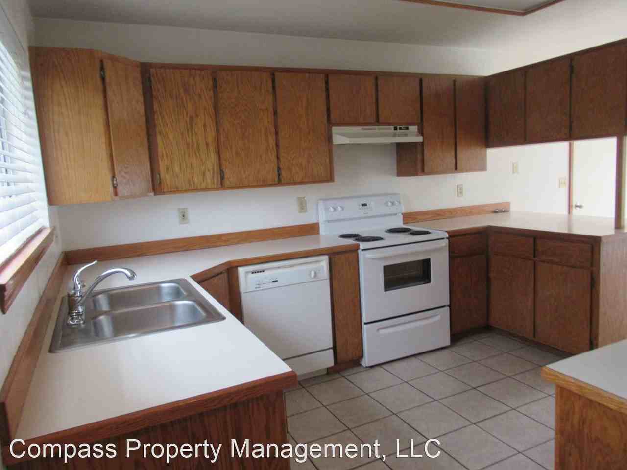 4310 N Staples Ave - Photo 3 of 14