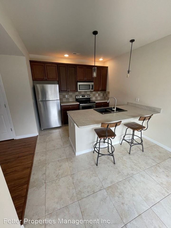 6902/6904 Crescent Drive - Photo 2 of 13