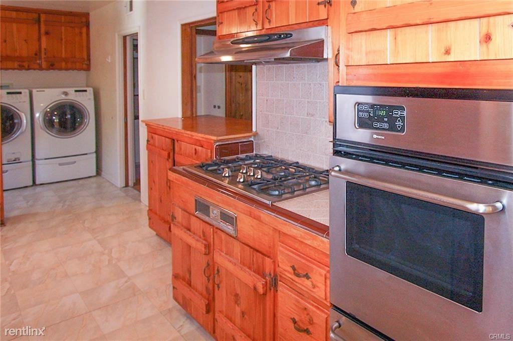 17832 Lemarsh St - Photo 2 of 7