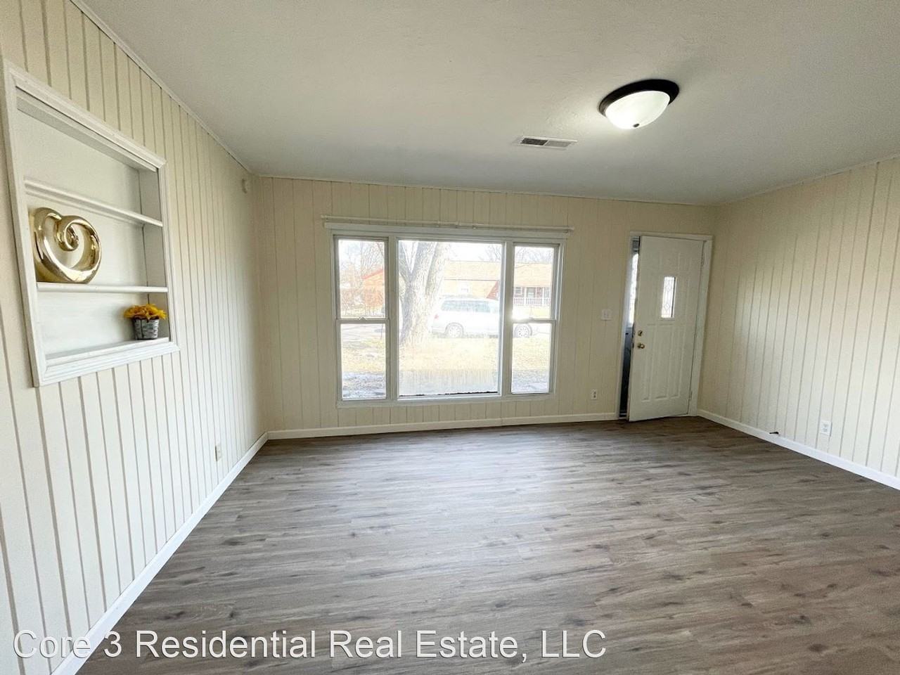 328 E Rosalind Ave - Photo 3 of 12