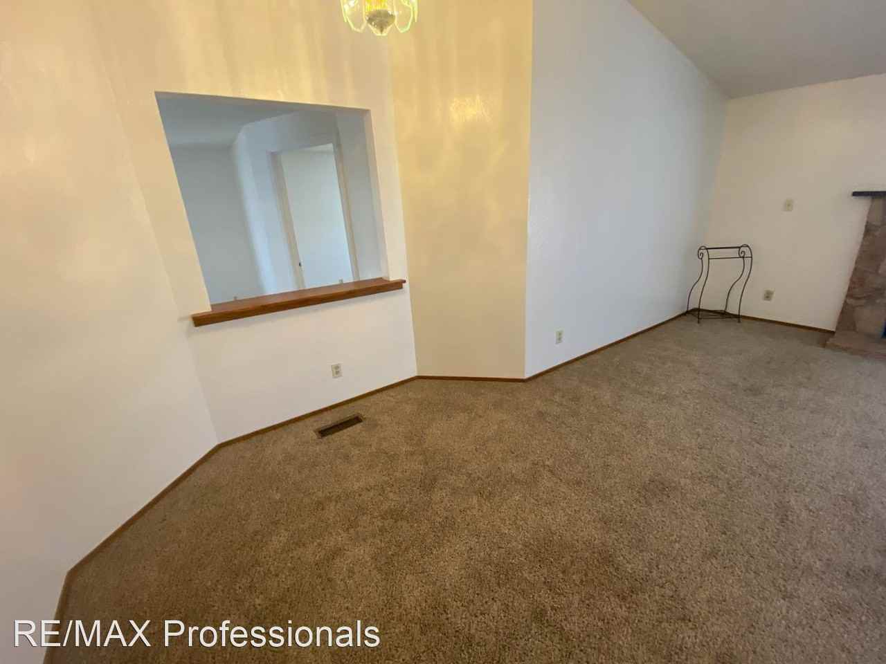 1182 Blue Lakes Rd - Photo 2 of 7