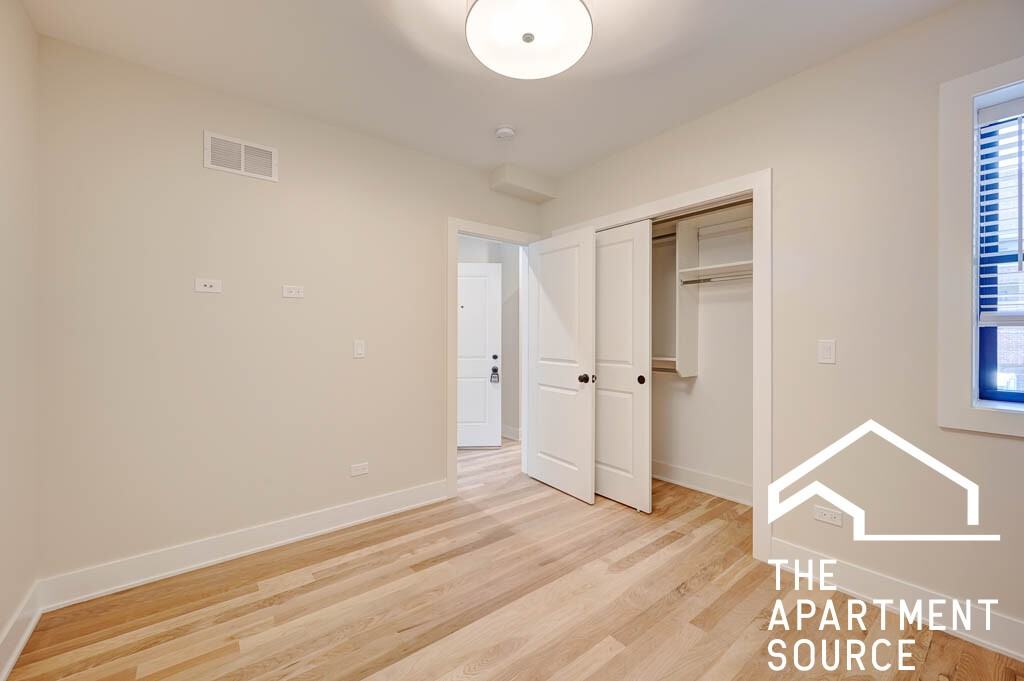 4855 N Seeley Ave #1 - Photo 6 of 16