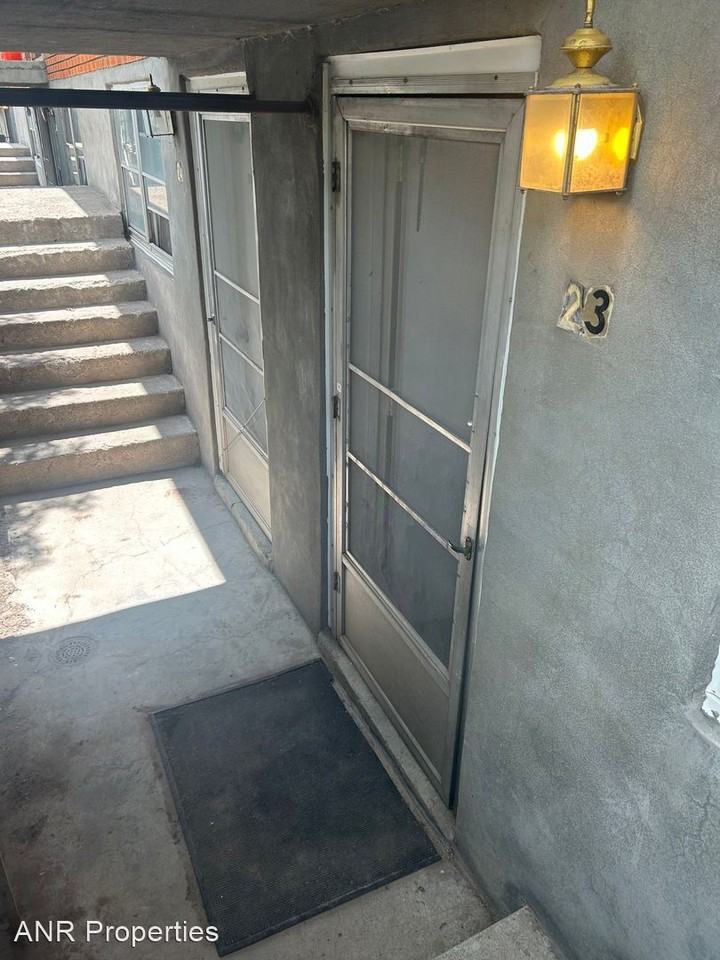 Newly Renovated One Bedroom and Studios available! Apartments 1160 S