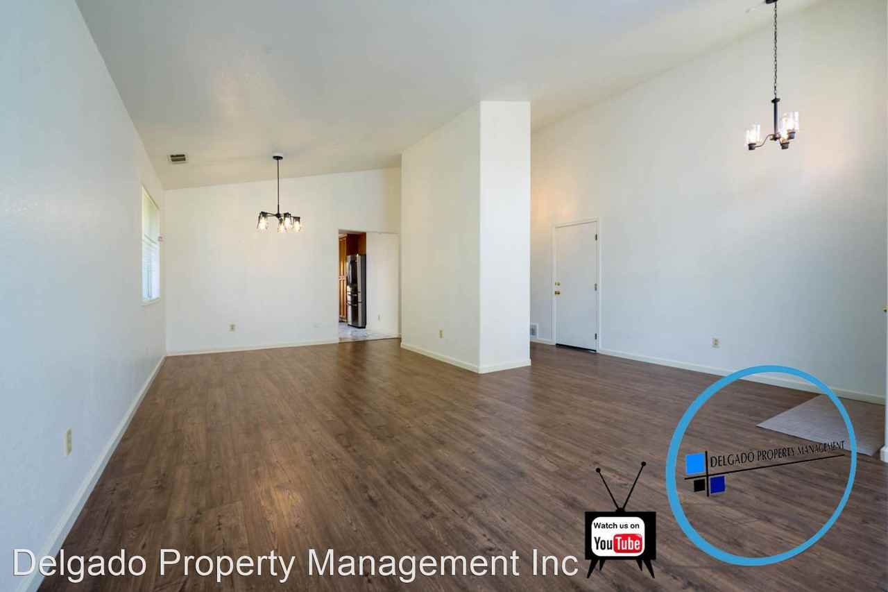 1052 Sterling St - Photo 3 of 30