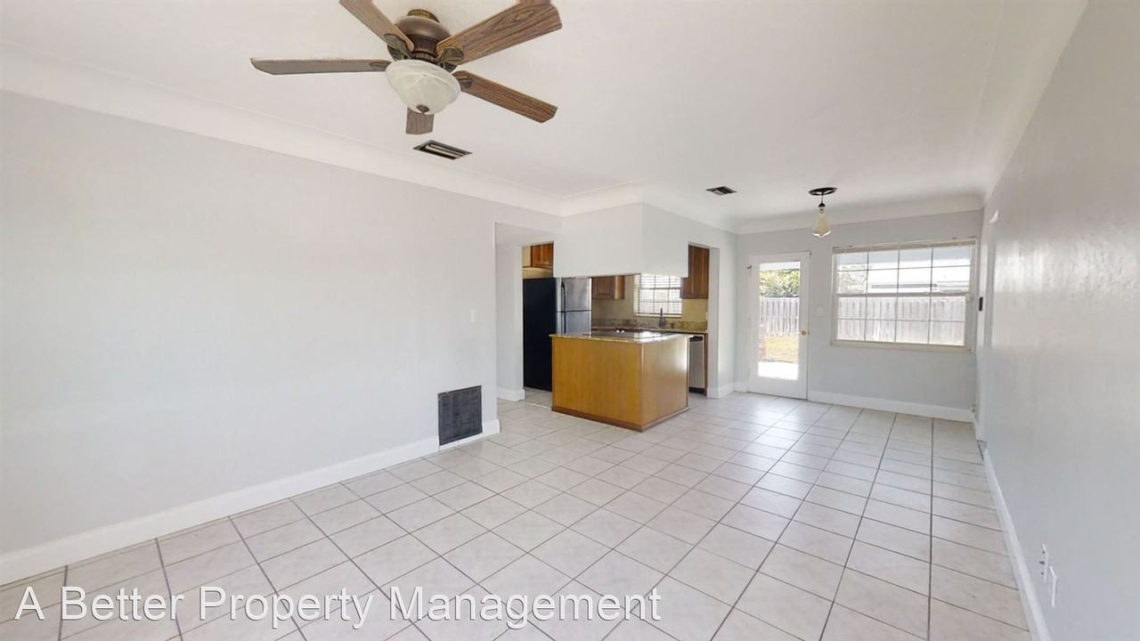 6427 17th Ave N - Photo 2 of 15