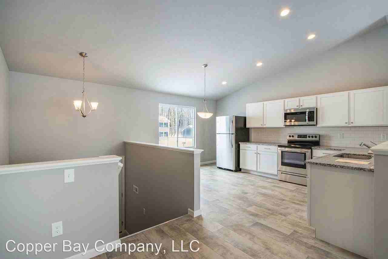 25438 Forest Ln - Photo 3 of 18