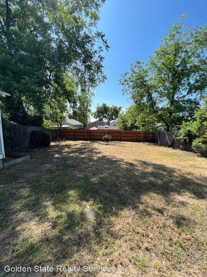 311 Berkeley Ave - Photo 3 of 16