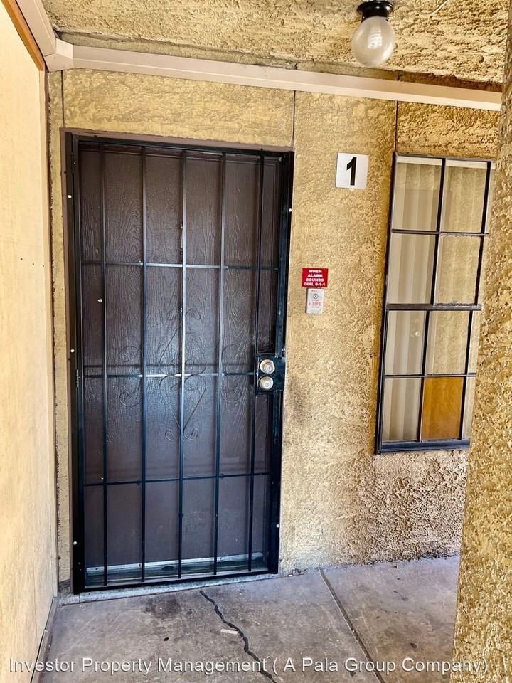 557 Sierra Vista Dr - Photo 2 of 17