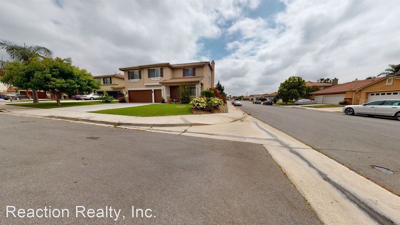 7085 Wyoming Ct - Photo 2 of 19