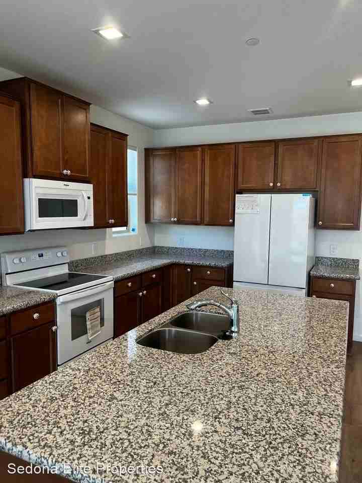 341 Laughing Hill Dr - Photo 3 of 19
