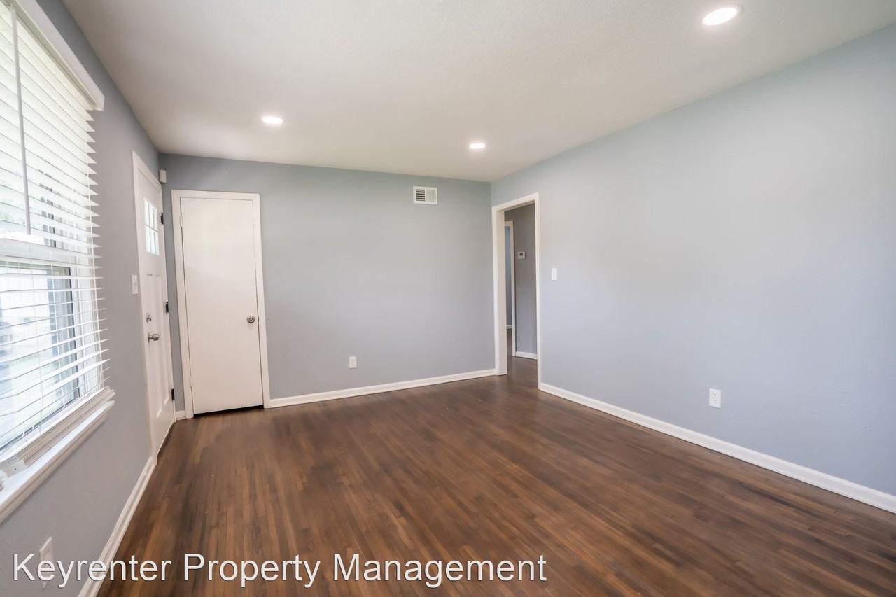 335 W 62nd Pl N - Photo 3 of 11