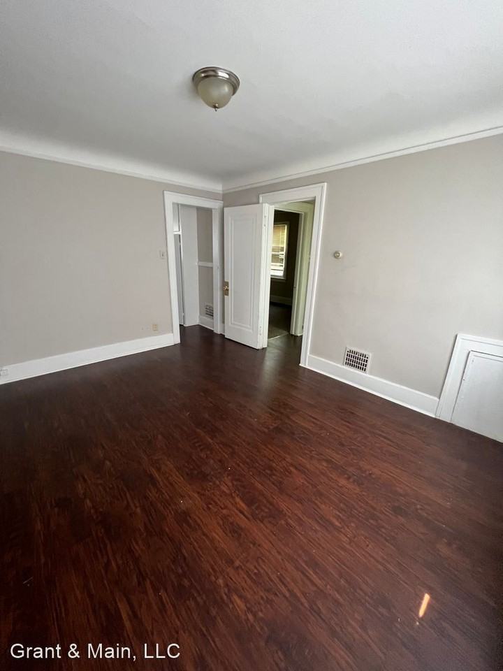 15702 Cherrylawn - Photo 3 of 9