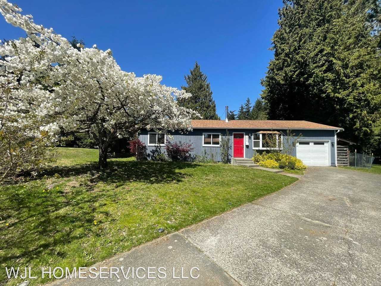 10713 10th Dr Se - Photo 2 of 12