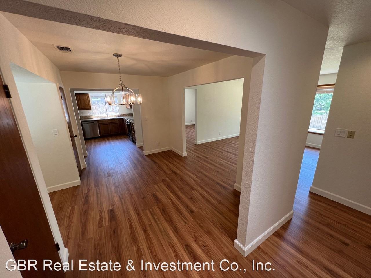 8654 Thelen Ct - Photo 3 of 22