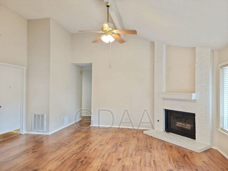 16915 Village Oak Loop - Photo 3 of 16