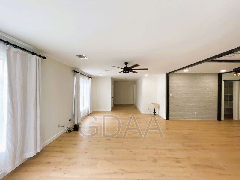 1407 Wallace St - Photo 3 of 18