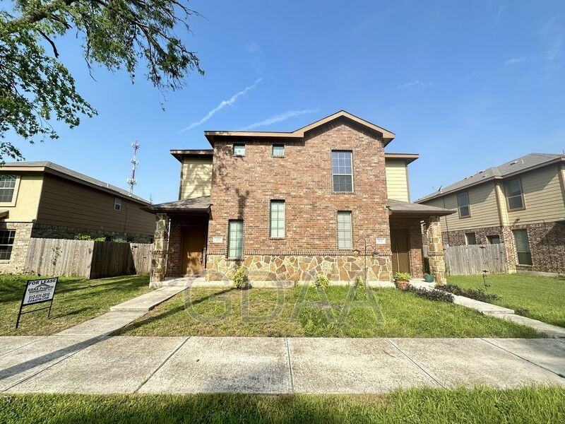 128 S Holly St - Photo 2 of 18