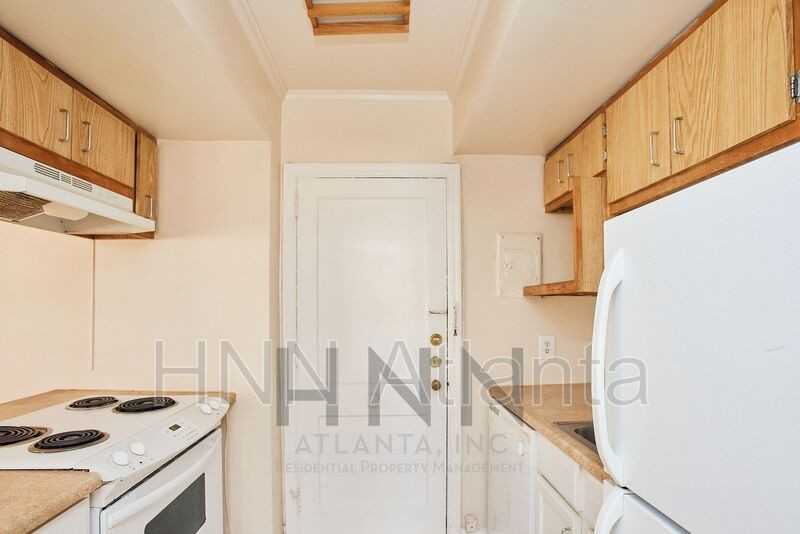 1339 Briarwood Dr Ne #4 - Photo 2 of 7