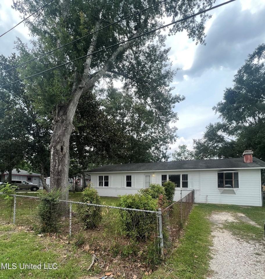 12092 Vada Dr, Gulfport, MS 39503 4 bedroom House Rental Zumper