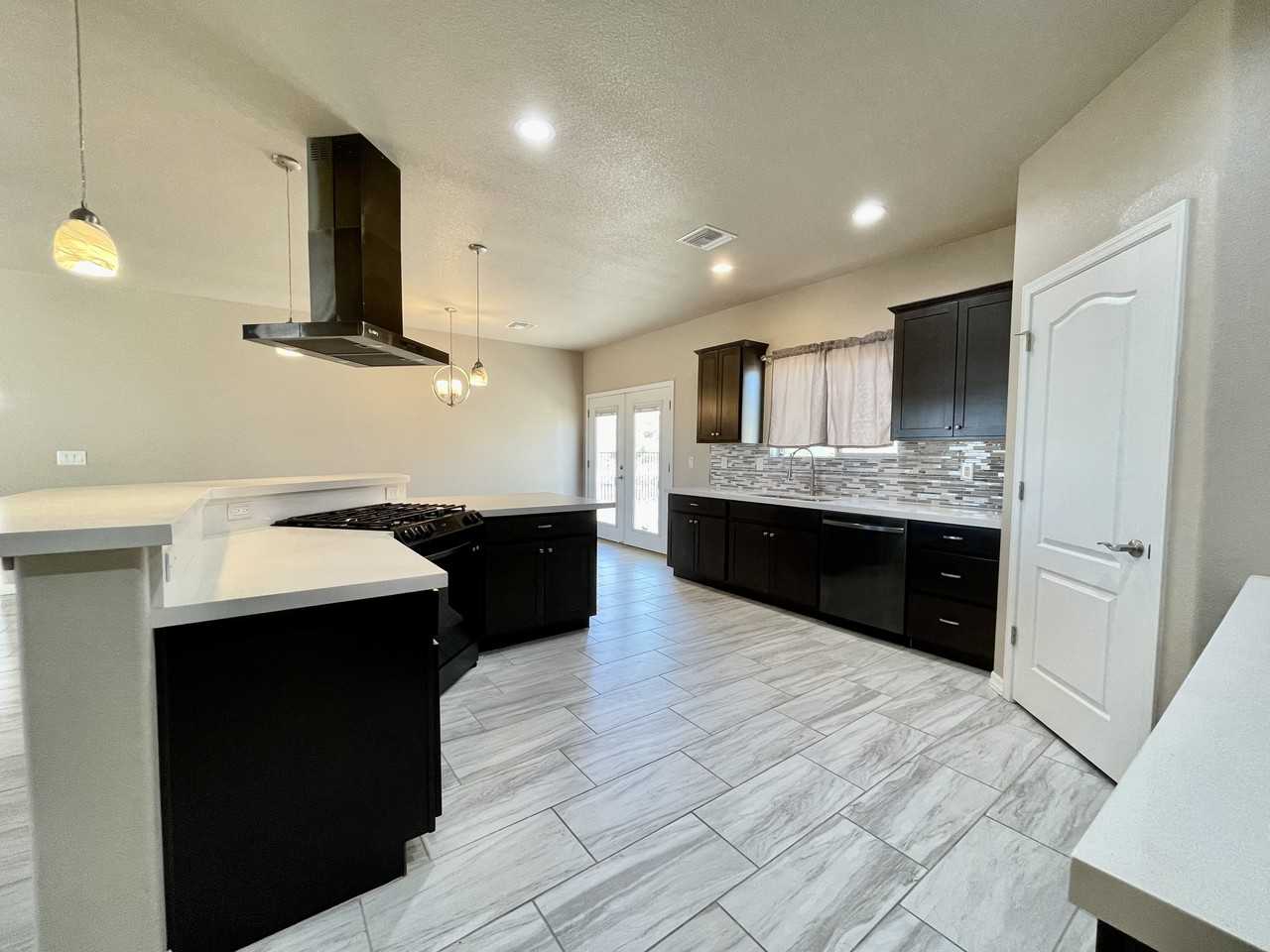 2265 E Robby - Photo 2 of 31