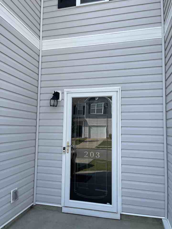 203 Northridge Ct - Photo 2 of 48