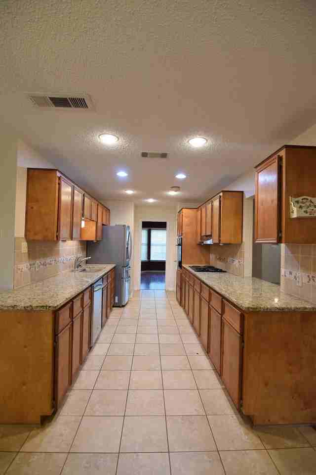 2433 Canyon Creek Dr - Photo 4 of 25