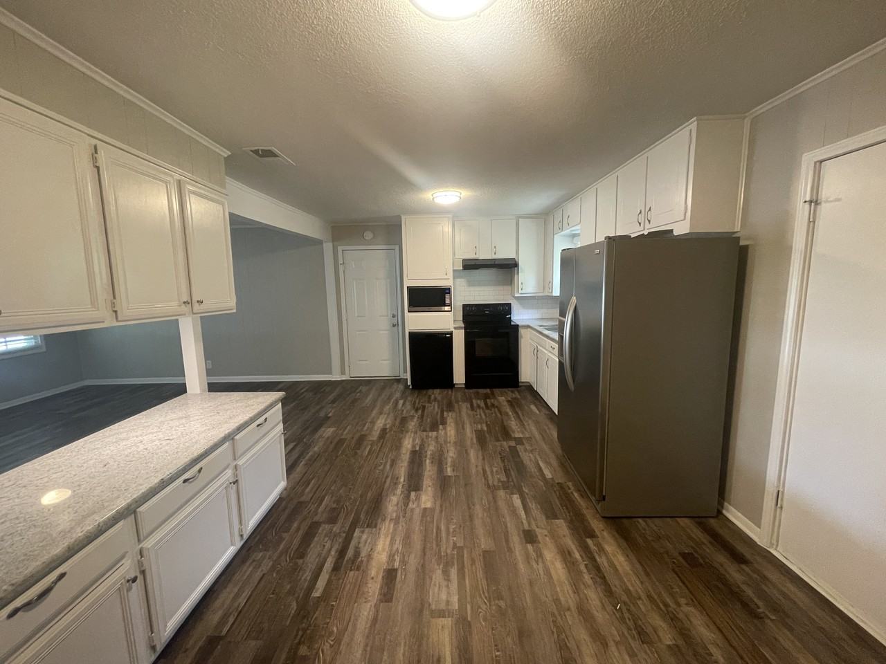 2712 S 26th St - Photo 3 of 14