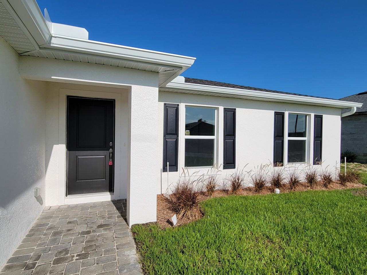 3749 Ne 15th Pl - Photo 3 of 13