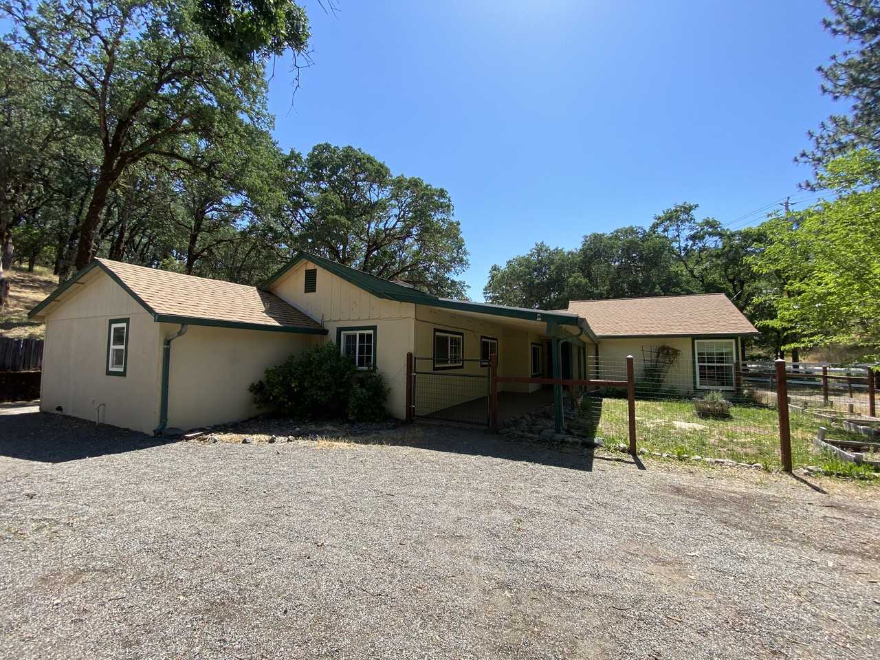 5374 Hill Rd E - Photo 2 of 17