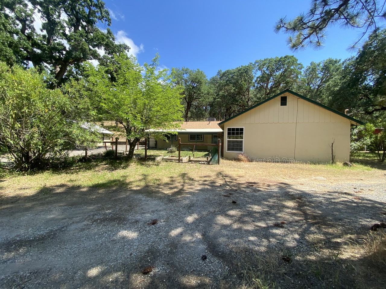 5374 Hill Rd E - Photo 3 of 17