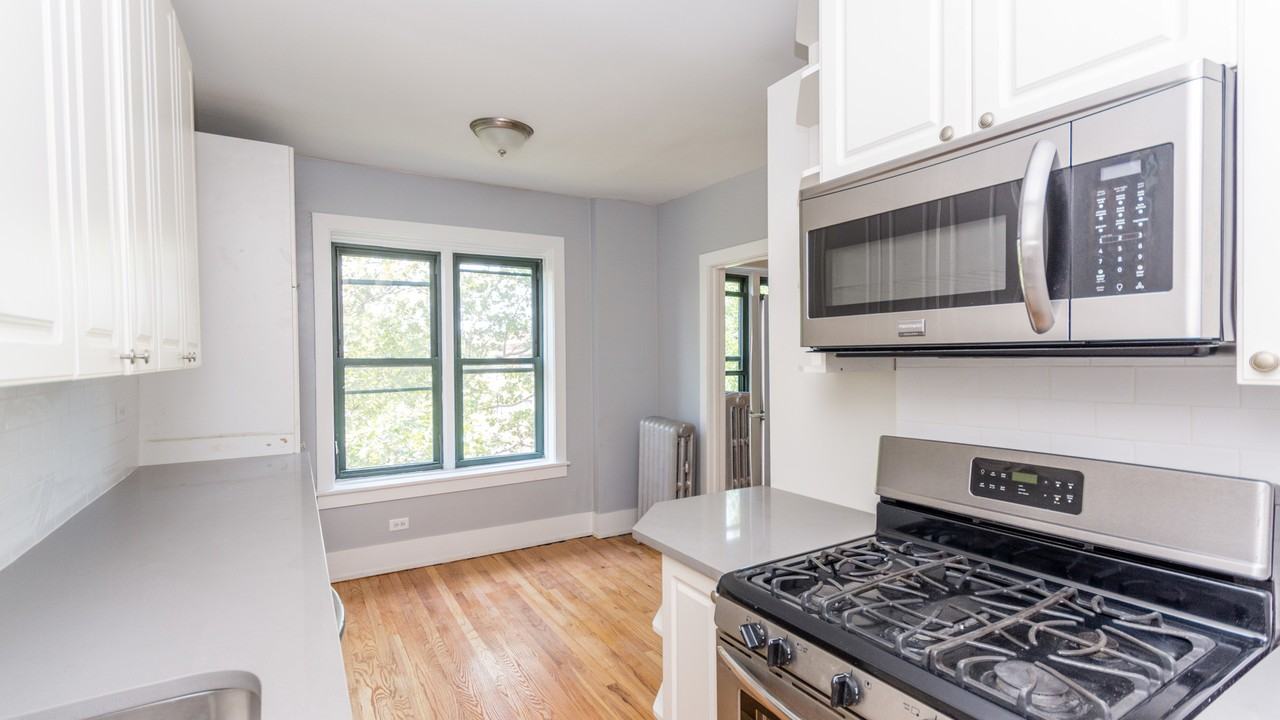 1156 W Lill Ave #2 - Photo 4 of 9