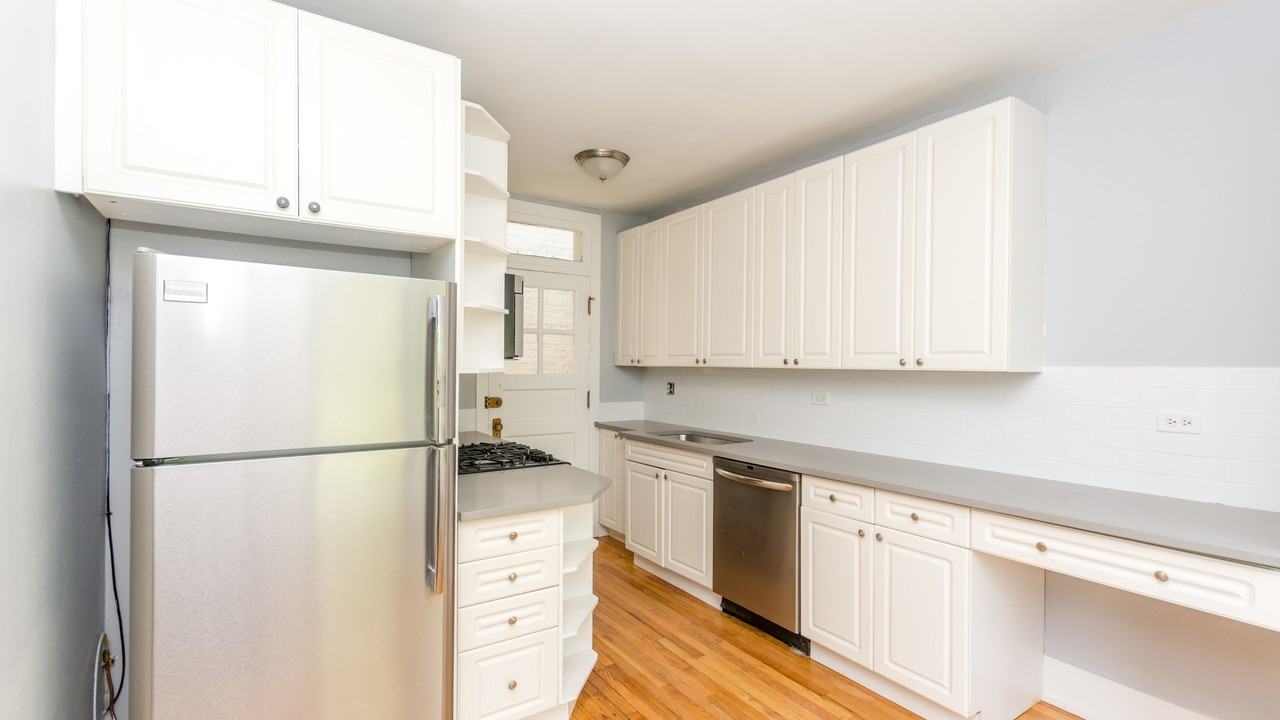 1156 W Lill Ave #2 - Photo 5 of 9