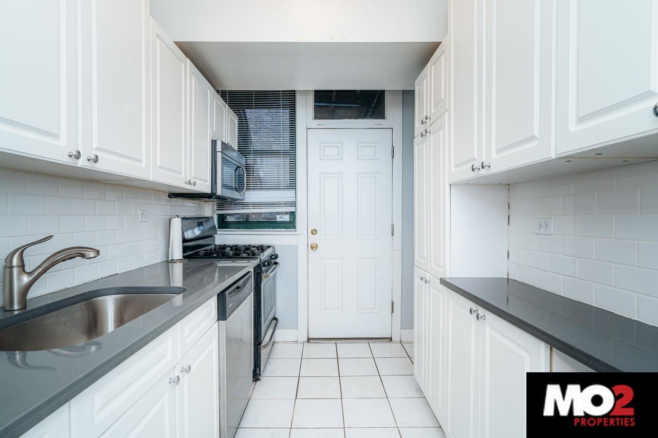 1150 W Lill Ave #G - Photo 3 of 7