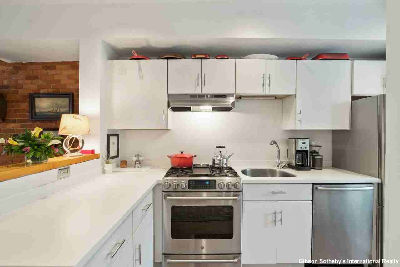26 Bigelow St #A - Photo 2 of 21