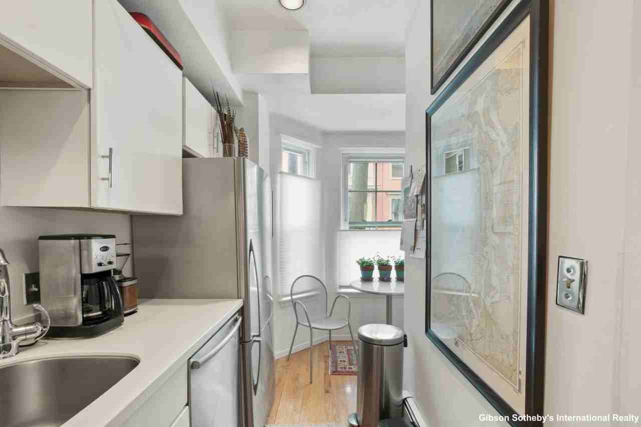 26 Bigelow St #A - Photo 4 of 21