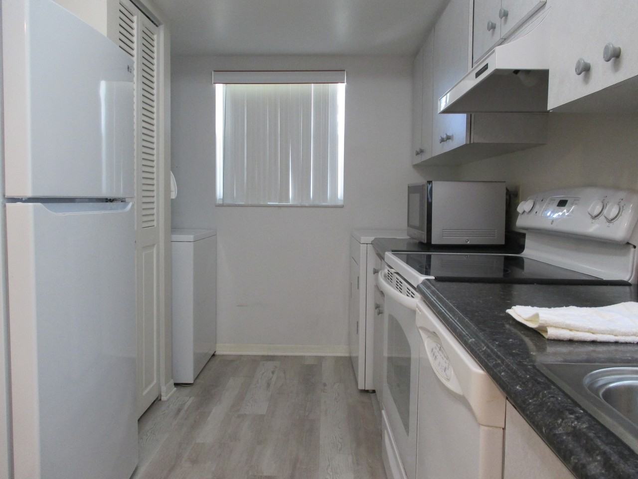 9417 Trinity Cir #9417 - Photo 3 of 18