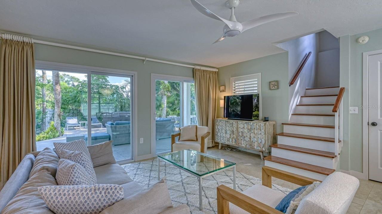 3708 Sandspur Ln - Photo 5 of 49