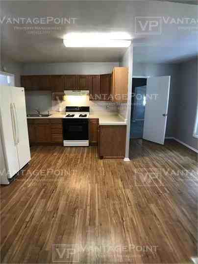 828 N Chestnut Ave - Photo 2 of 12