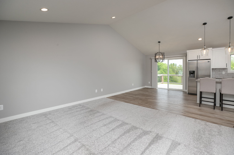 607 10th Avenue Northeast - Photo 7 of 37