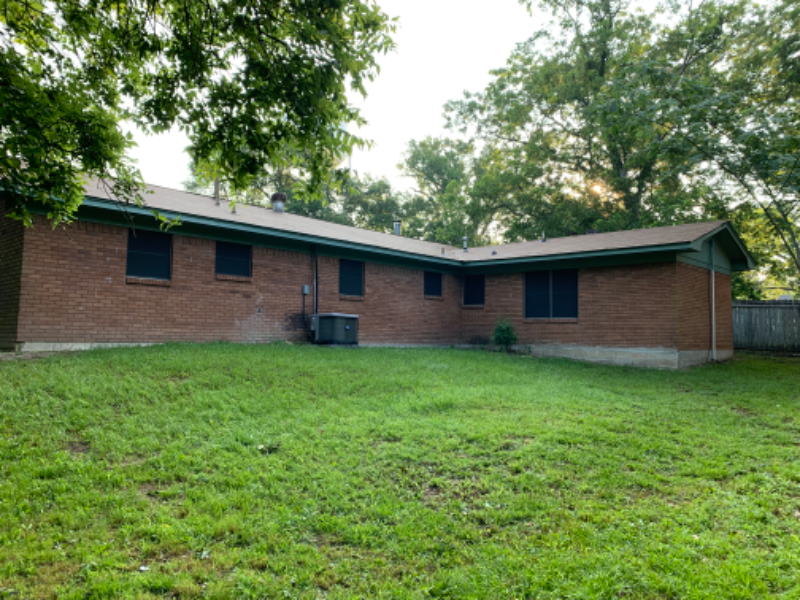 707 N Pine St - Photo 2 of 16