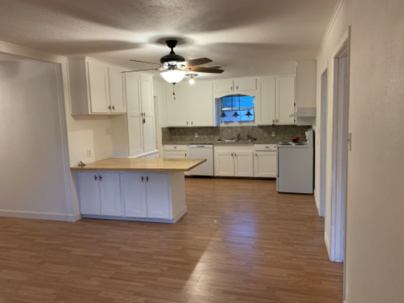 707 N Pine St - Photo 3 of 16