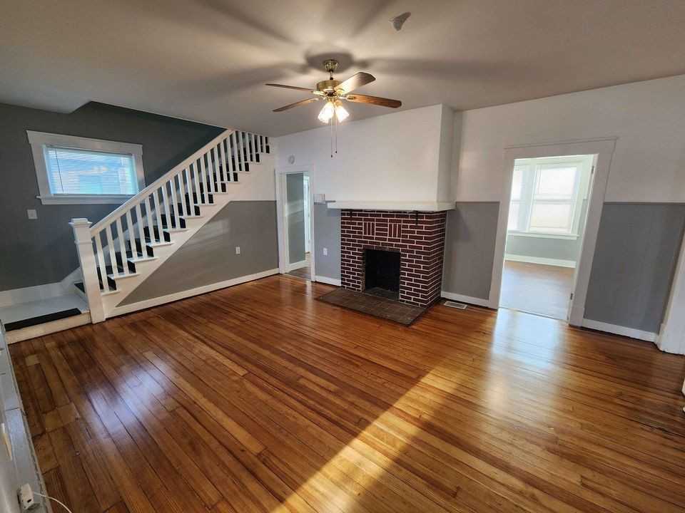 6275 Riverside DriveUnit 2 #6275-2 - Photo 3 of 11