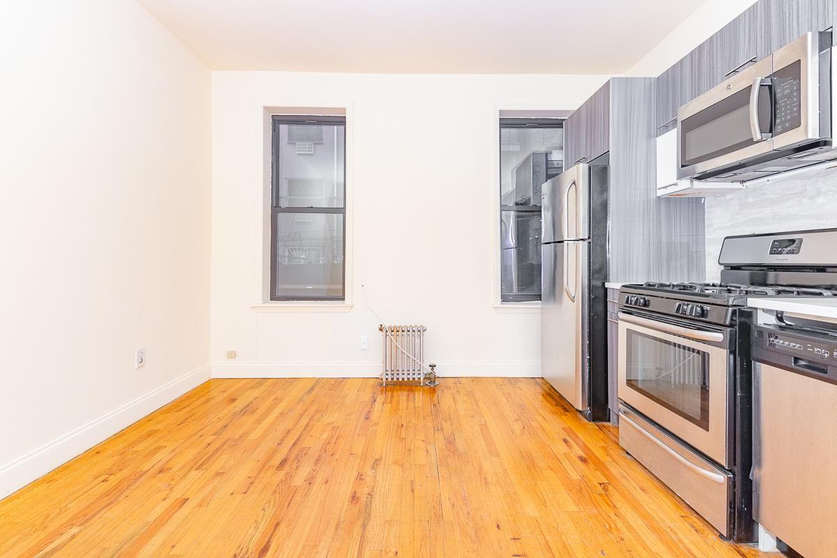 831 Madison St #8d - Photo 2 of 9