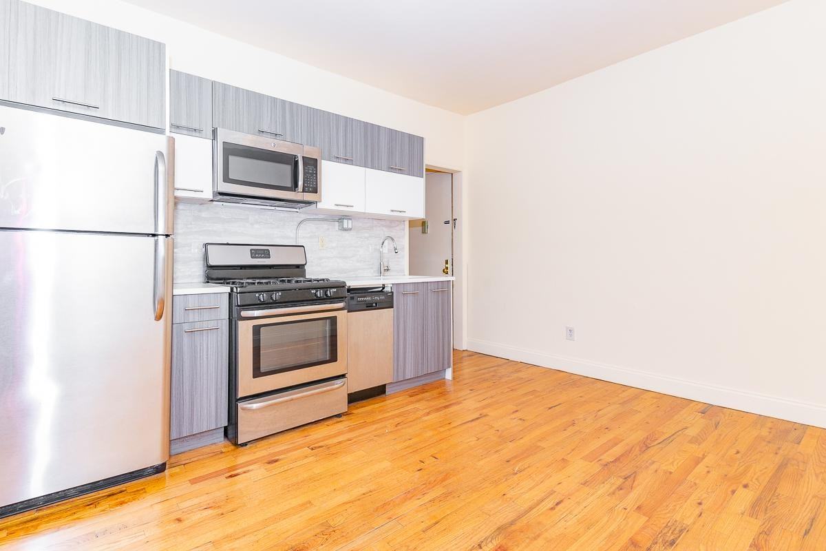 831 Madison St #8d - Photo 4 of 9